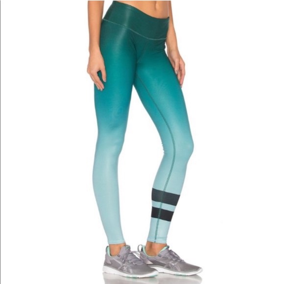 Alo Yoga Airbrush Legging in Gradient Evermint Women’s Small - Picture 3 of 14
